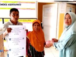 Pemdes Kertapati Menyalurkan Bantuan BLT DD Ke KPM Untuk Bulan April, Mei Dan Juni 2024,Kecamatan Air Besi Kabupaten Bengkulu Utara,Provinsi Bengkulu.