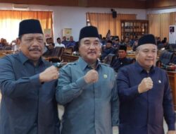 Bupati Bengkulu Utara Dan Ketua DPRD Serta Wakil Usai Menandatangani Persetujuan Perda