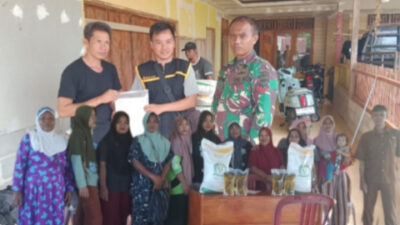 Pemdes Kinal Jaya Kecamatan napal Putih Bagikan Bantuan Pangan ke 120 KK