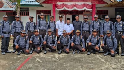 Pemdes Suka Makmur Gelar Pelatihan dan Bagikan Seragam Baru untuk Linmas