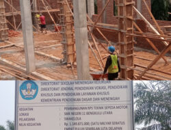 Kepala SMKN 11 Bengkulu Utara Targetkan Pekerjaan Revitalisasi Selesai Tepat Waktu